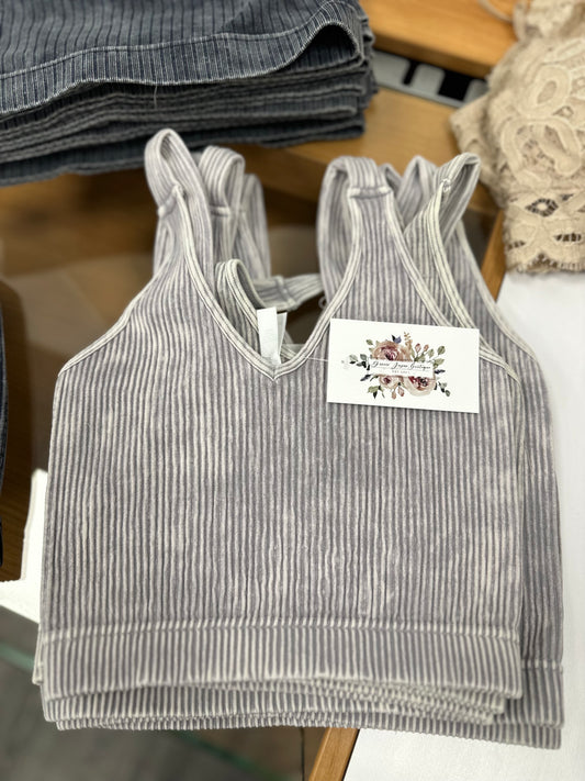 EVERYTHING YOU NEED V-NECK RIBBED CROP TOP