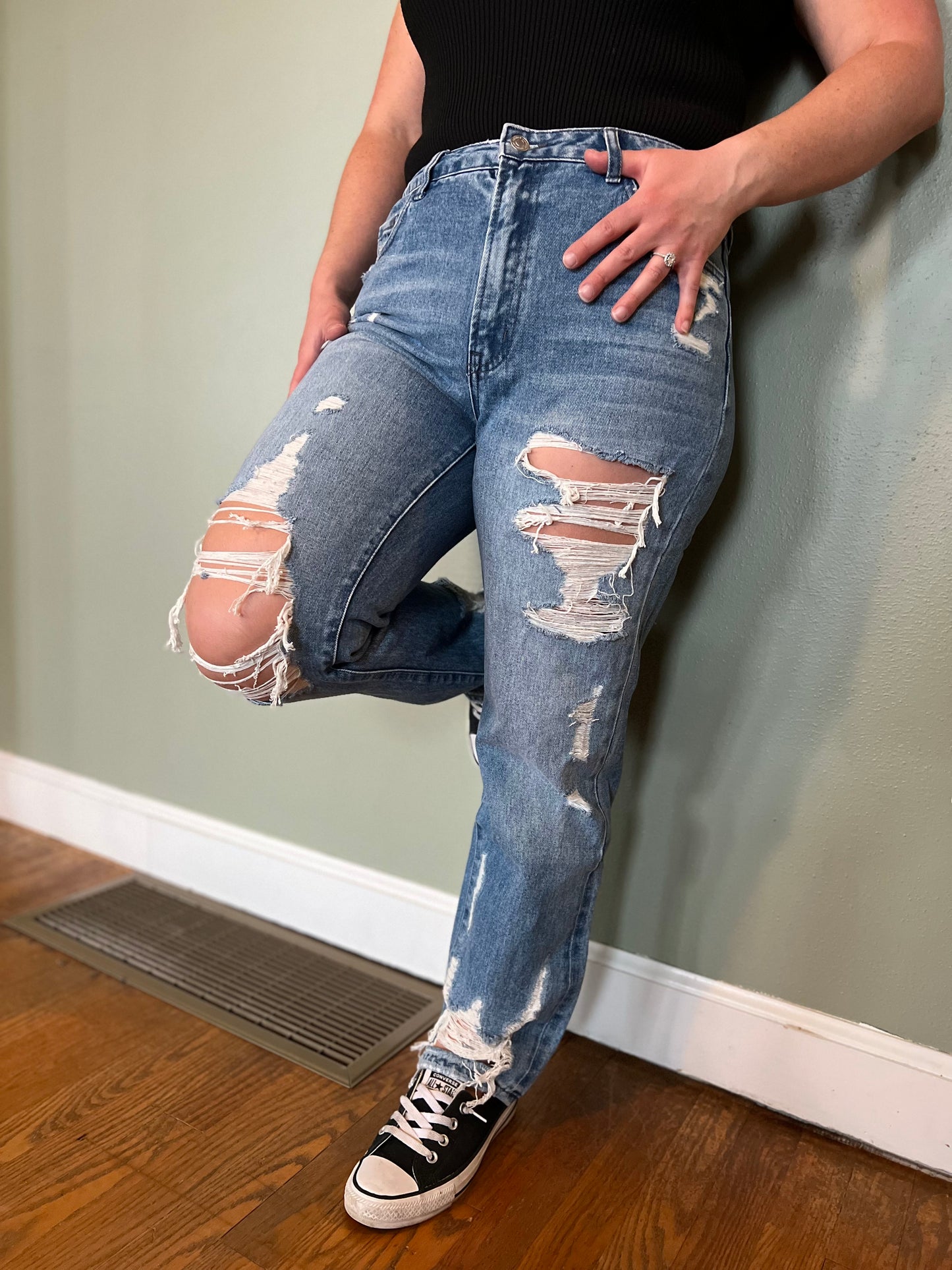 FLYING MONKEY GOODBYE TATTERED ANKLE STRAIGHT JEANS