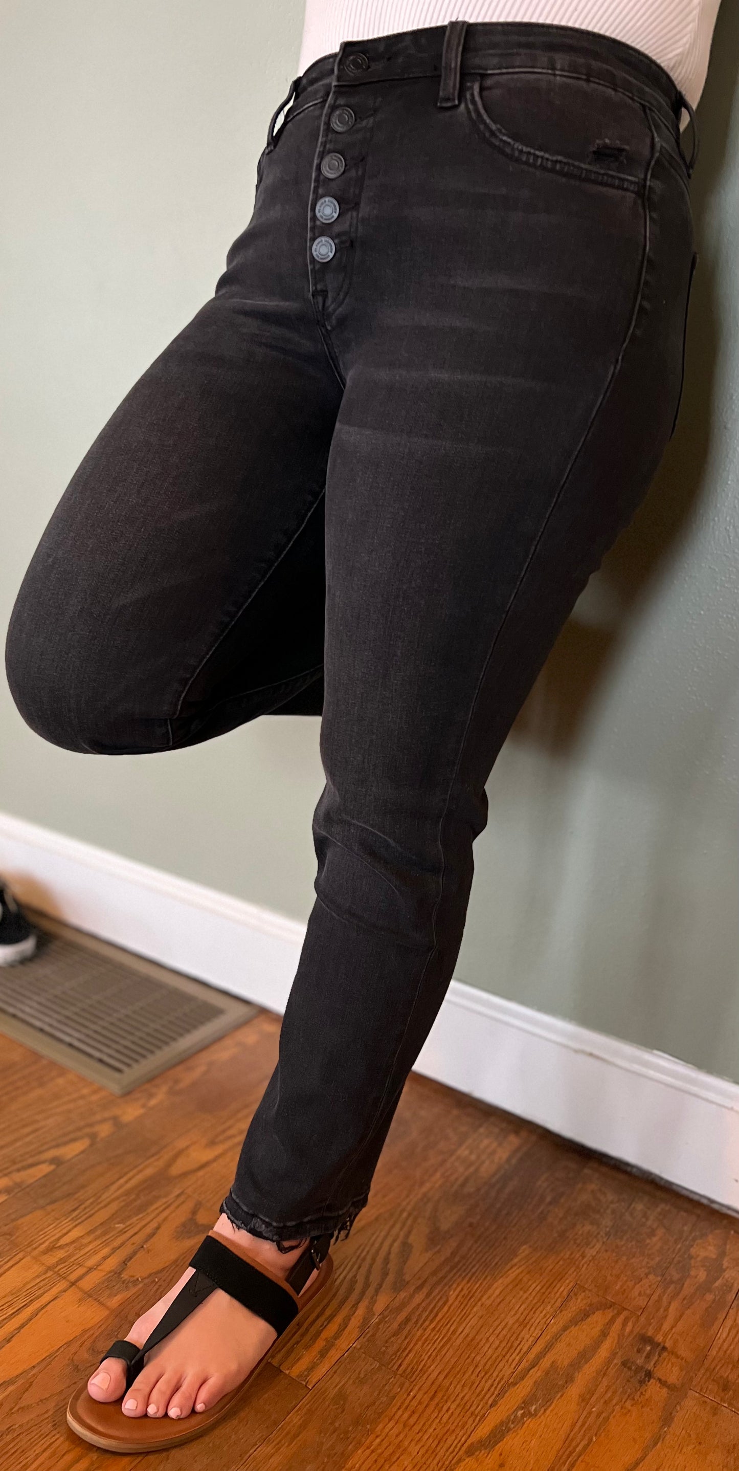 FLYING MONKEY AMIE HIGH RISE ANKLE STRAIGHT BUTTON UP JEANS