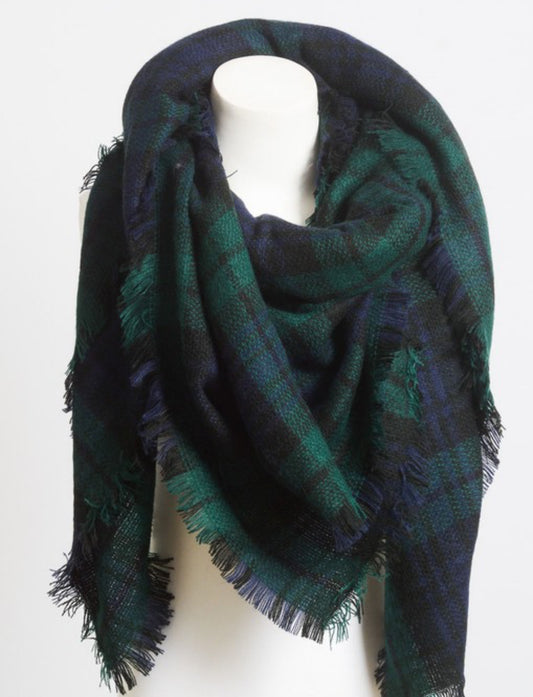 CLASSIC AND COZY BLANKET SCARF